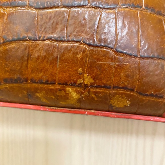 Dooney and  Bourke’s   Brown Croc Embossed Leather  Shoulder Bag . - Picture 7 of 12